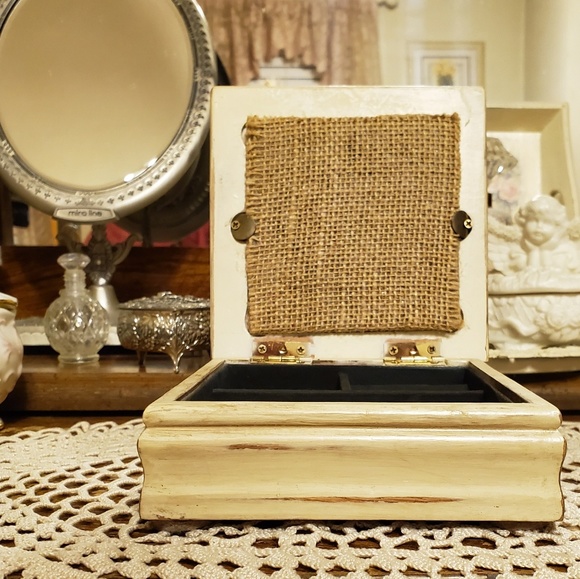 Burlap & Lace Heart "M" Jewelry Box - Picture 3 of 8